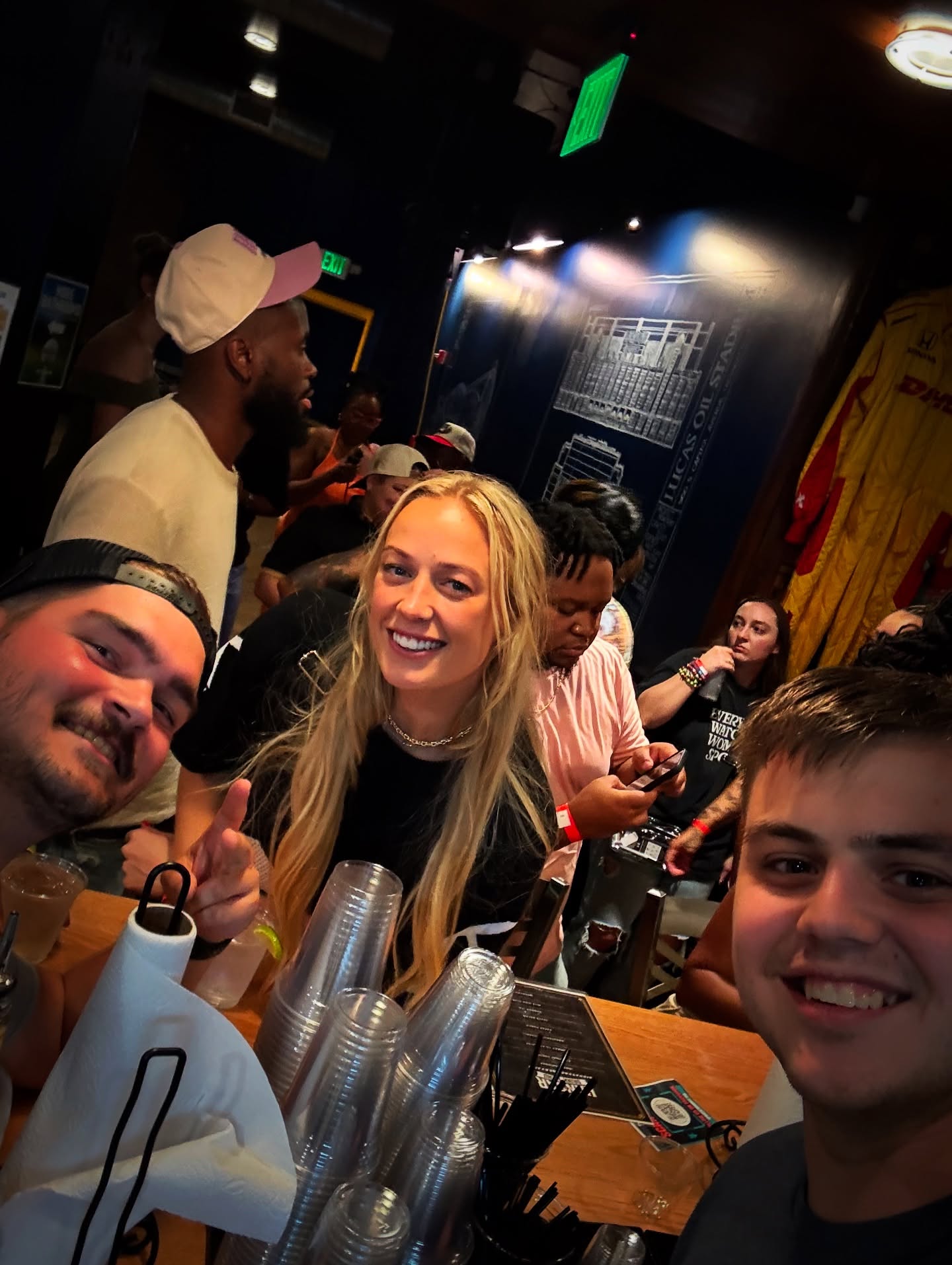 Too cool to not grab a quick selfie with our newest regular Thanks for Hangin! 

Annnd that’s a wrap on a super fun WNBA…